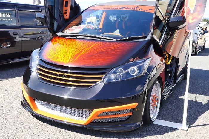 Modifikasi Honda Freed asal Jepang ini sukses tampil gaya dan bikin pangling