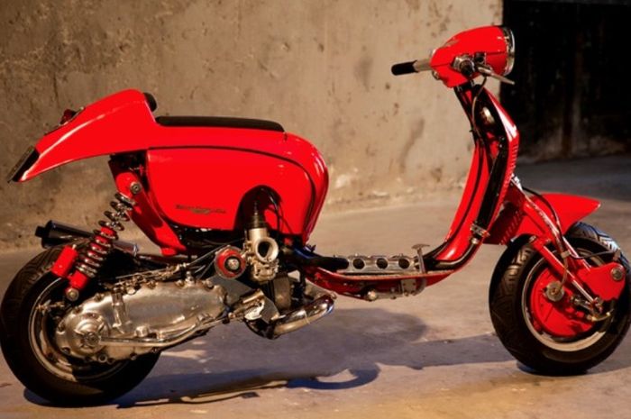 Lambretta 225 hasil kolaborasi Alfredo Baptista Rodrigues dan Tomas Da Costa Lima