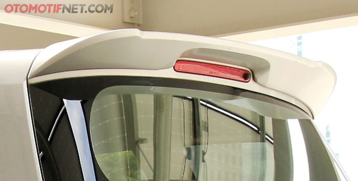 Rear upper spoiler dari Suzuki Genuine Accesories (SGA)