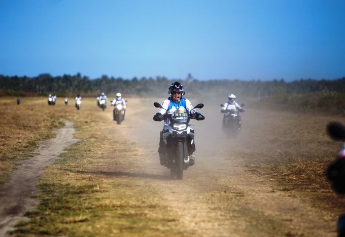 Jalur off road pun dilalui untuk menguji ketangguhan GS