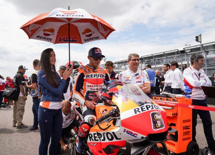 Stefan Bradl balapan di MotoGP Jerman untuk tim Repsol Honda, menggantikan Jorge Lorenzo yang masih cedera patah tulang belakang