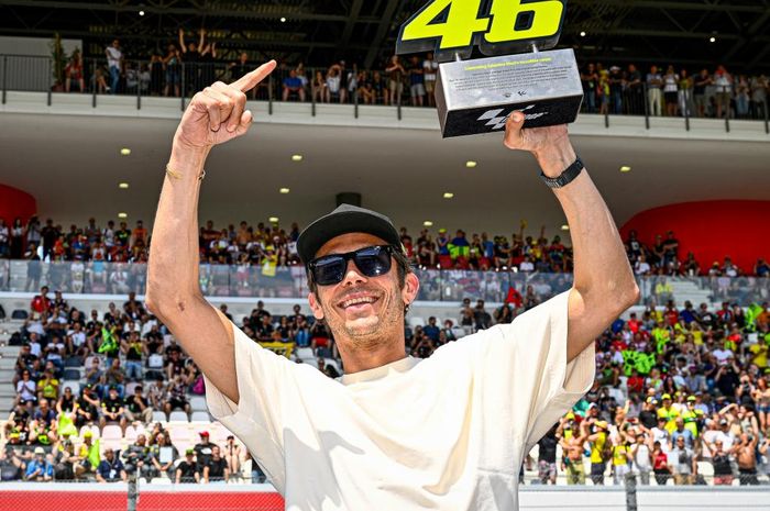 Merupakan sosok paling ikonik dan legendaris di MotoGP, Valentino Rossi juga punya sejumlah julukan masih aktif balapan