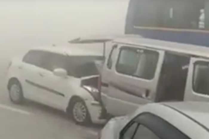 Jarak pandang hanya 200 meter