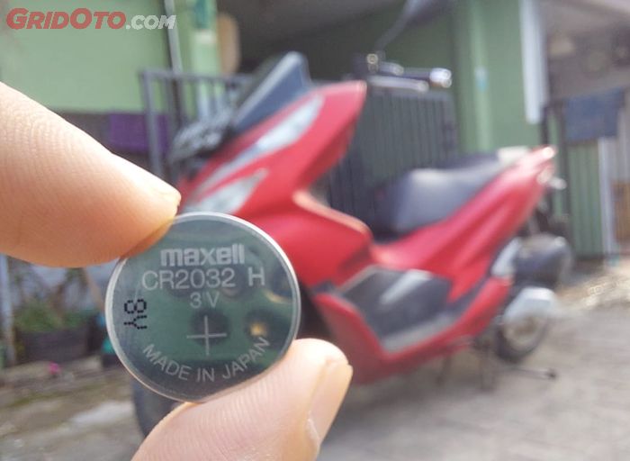 Baterai koin tipe CR2032 untuk reymote keyless motor Honda