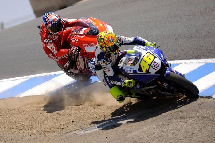 Kilas balik! Aksi salip sensasional Valentino Rossi  pada Casey Stoner di  tikungan ke-10  sirkuit Laguna Seca pada MotoGP Amerika Serikat 2008