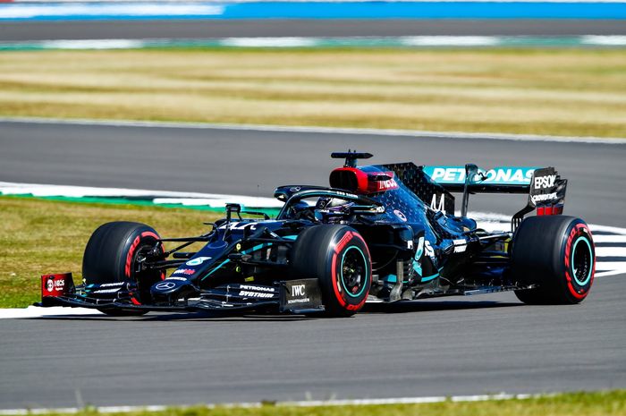 Lewis Hamilton jadi pembalap terdepan, sementara tim Ferrari terpuruk di FP2 F1 70th Anniversary 2020