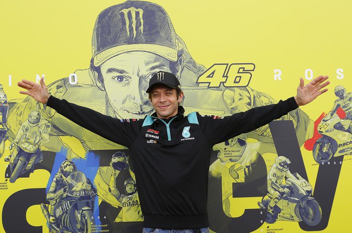 Valentino Rossi akan menengok semua tim-tim dan pembalap binaannya jika berkunjung di paddock MotoGP 2022. 