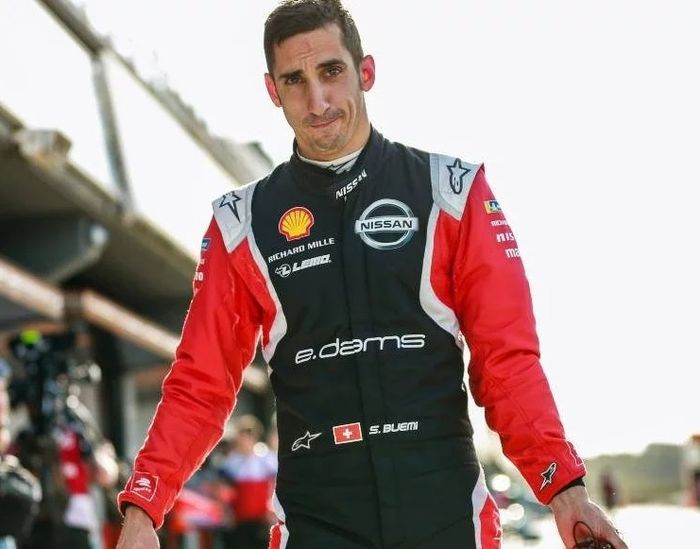 Sebastien Buemi menjadi juara Formula E pada musim 2015/2016