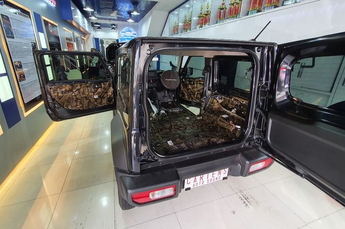 Peredaman full pintu hingga lantai kabin