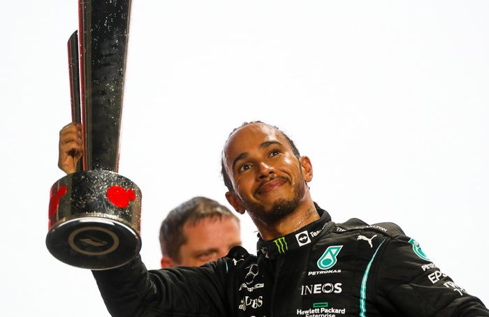 Lewis Hamilton meraih kemenangan ke-102 di balap F1 Qatar 2021 dan berharap bisa melakukan hasil bagus lagi di dua balapan berikutnya