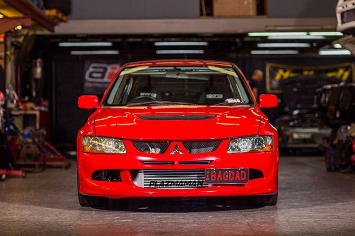 Modifikasi Mitsubishi Evo VIII drag juga ditopang kaki siap balap 