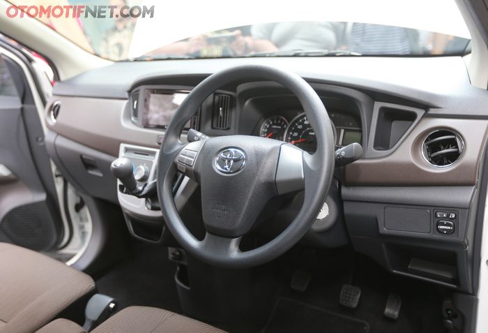 Interior Toyota New Calya