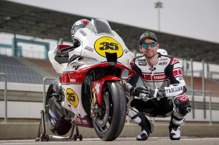 Cal Crutchlow berpeluang balapan di MotoGP 2021