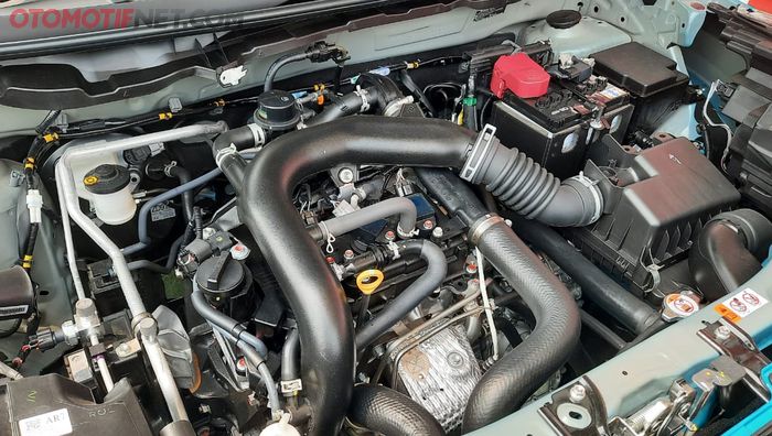 Toyota Raize mengandalkan mesin 3-silinder, 12 Valve DOHC Dual VVT-i yang dikenal sanggup mendulang torsi besar, tenaga Raize sekuat 98 PS pada 6.000 rpm dan torsi puncak menembus 140 Nm pada 2.400-4.000 rpm.