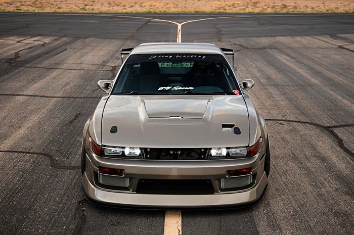 Modifikasi Nissan Silvia juga cangkok mesin V8 plus kabin racing