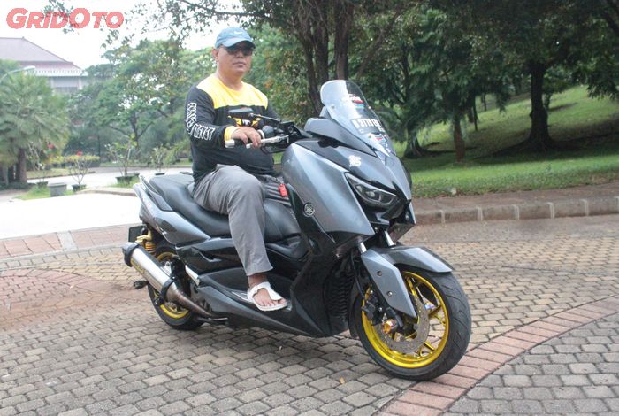 H. Ijun dengan Yamaha XMAX modifikasinya
