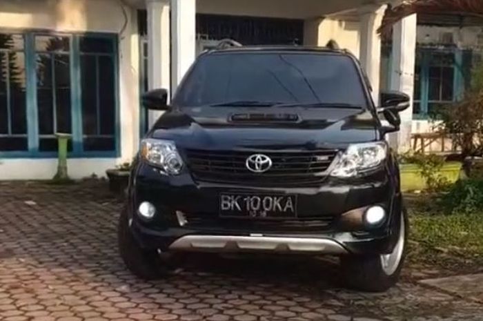 Ilustrasi Toyota Fortuner 