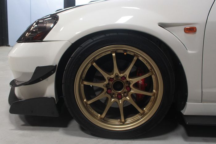 Honda DC5R Type R pasang pelek Rays CE28 ring 18 dengan coilover dan BBK JS Racing