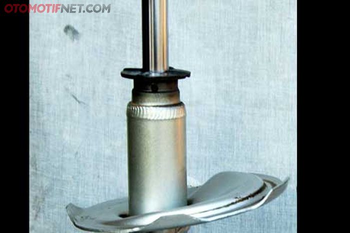 Deteksi Sokbreker, Seperti Anak Tersisih