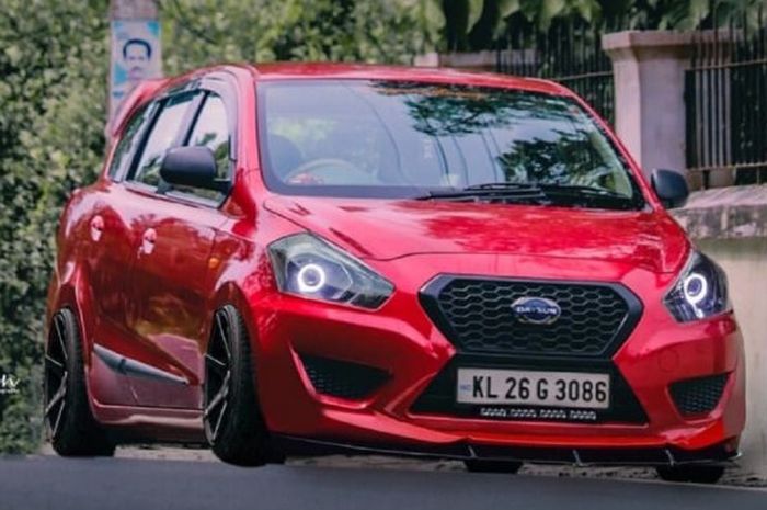 Modifikasi Datsun GO Plus Panca dari India dengan kelir merah metalik