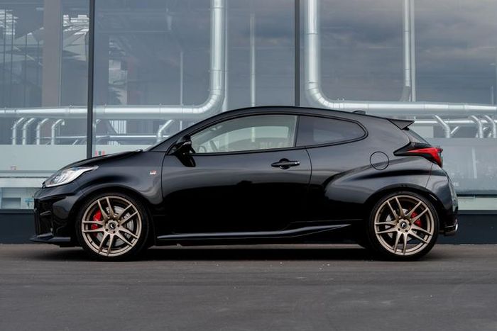 Tampilan merunduk modifikasi Toyota GR Yaris