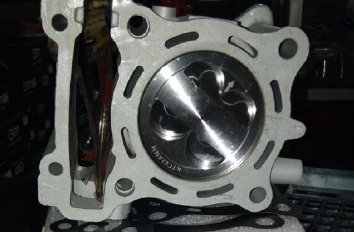 Ilustrasi piston motor