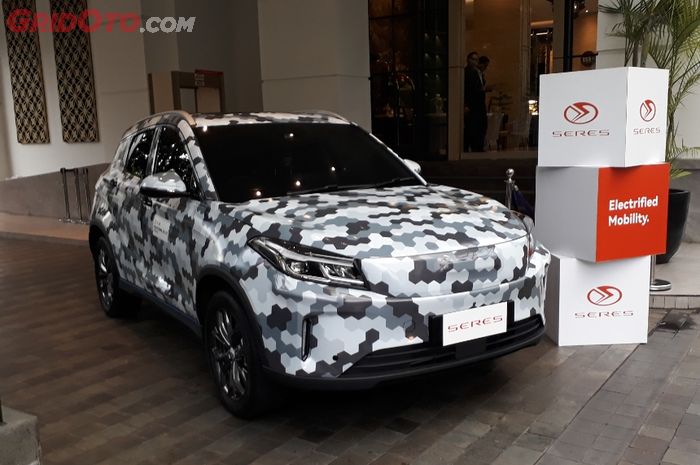 Seres E3 masih tertutup stiker kamuflase