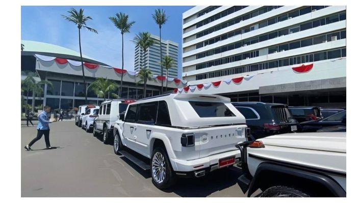 Diduga mobil ini bikinan Pindad berbasis Maung