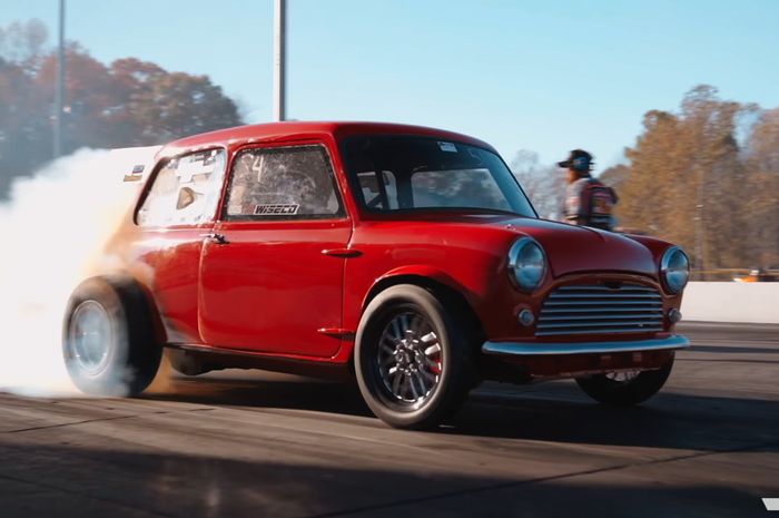 MINI Cooper klasik jadi mobil drag bermesin K20 plus turbo 