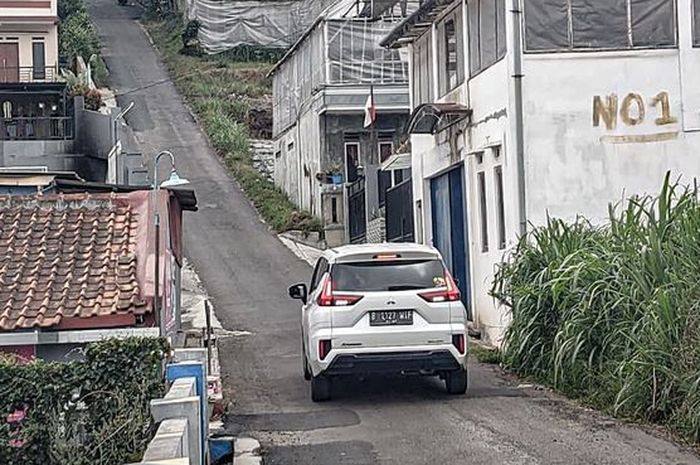 Plat kopling bisa bau gosong saat mobil di tanjakan