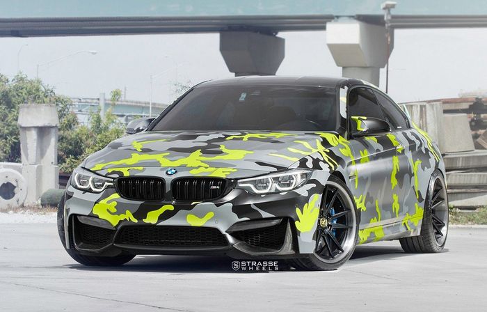 warna dasar M4 abu-abu dengan kamuflase hitam-kuning terang