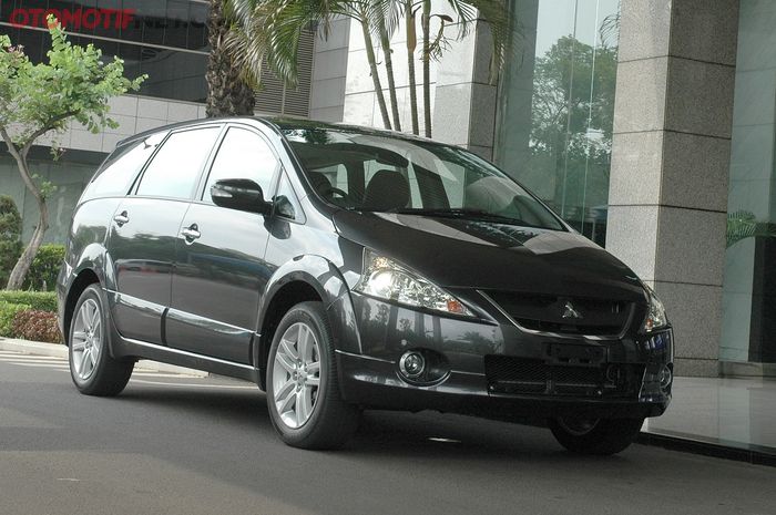 Mitsubishi Grandis hadir di Indonesia pada 2005 sampai 2010