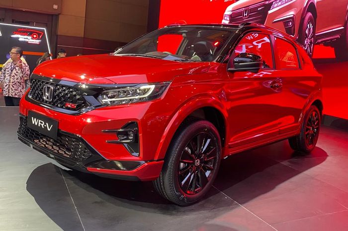 Estimasi harga Honda WR-V RS CVT tahun 2026.