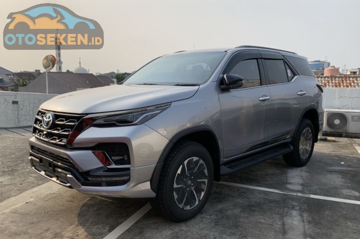 Estimasi harga Toyota Fortuner G Diesel tahun 2021 seken.