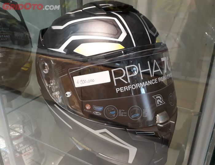 Helm HJC motif Black Panther dibanderol Rp 6,9 juta