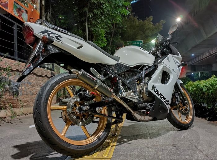 Kawasaki Ninja RR porting polish, karburator TDR plus Velocity stuck