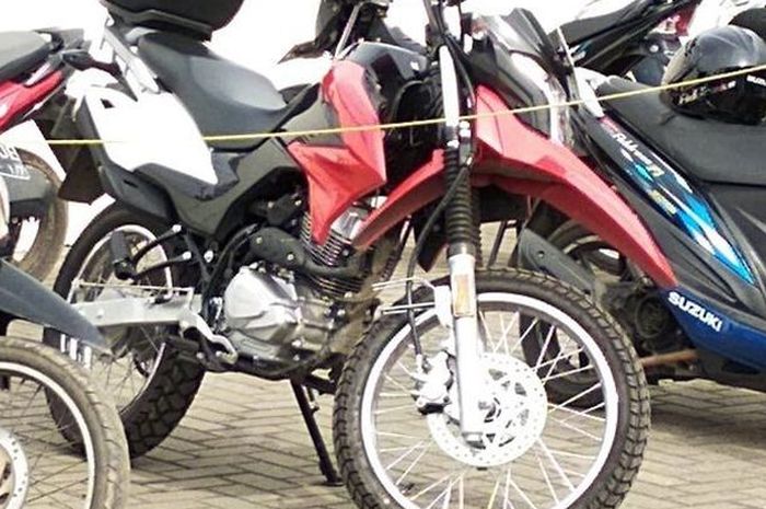 Penampakan motor yang diduga Suzuki DR 150