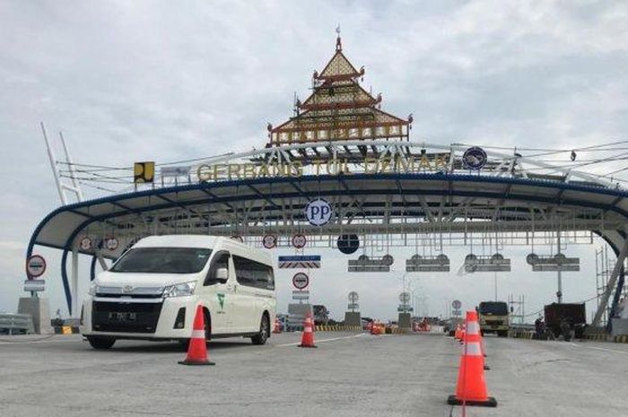 Suasana exit tol Semarang-Demak seksi II