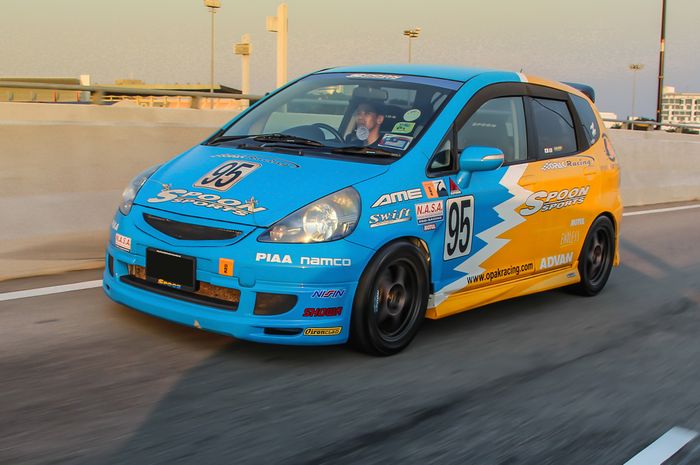 Modifikasi Honda Jazz GD3 asal Malaysia tampil gaya ala mobil balap Spoon Sports