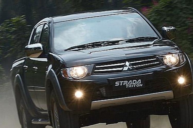 Spare Parts Melimpah Biaya Perawatan Mitsubishi Strada Triton Segini Di Bengkel Resmi Gridoto Com