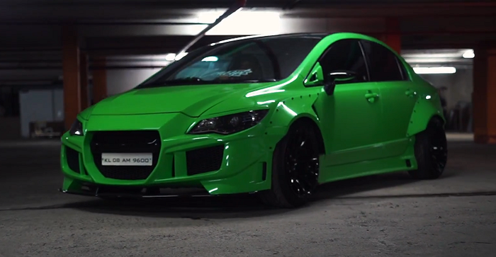 Honda Civic FD berkelir hijau dengan sebutan Green Viper