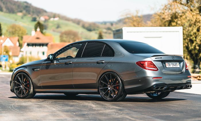 Bodi Mercedes-AMG E63S tambah seksi dan enggak terlalu moderat