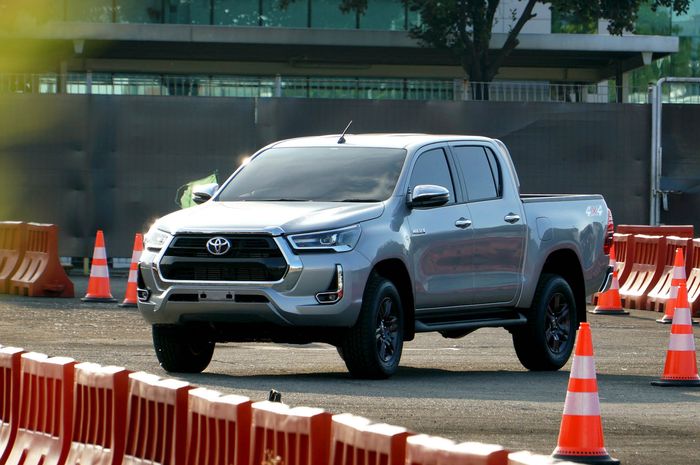 Harga Toyota Hilux Double Cabin Diesel Bekas tahun 2020