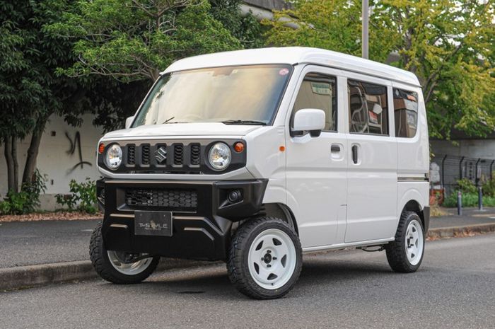 Modifikasi saudara Suzuki Carry alias Suzuki Every adopsi tampang Suzuki Jimny