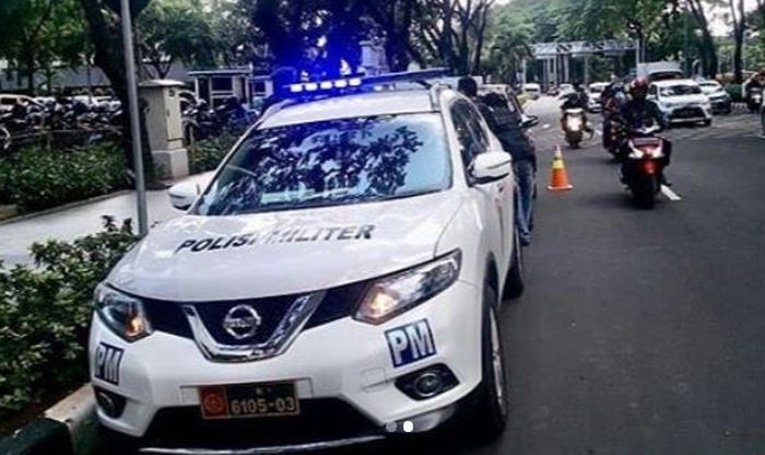 Polisi Militer merazia mobil yang memakai nopol dinas RFD, RFL, RFU, RFS dan RFP