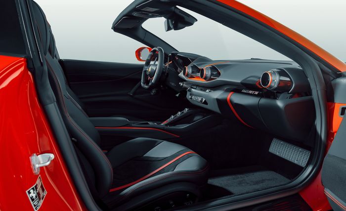 Tampilan kabin Ferrari 812 GTS hasil garapan Novitec