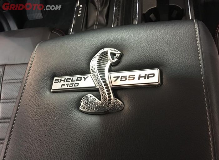 Logo kobra di Shelby F-150 tegaskan kalau ia bukan mobil sembarangan