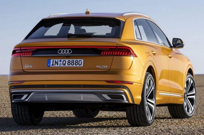 Desain buritan Audi Q8