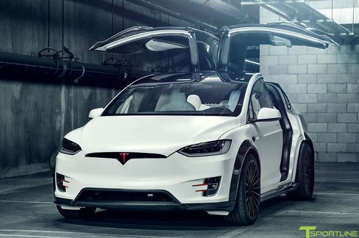 Modifikasi Tesla Model X berbadan gambot usai dipoles T-Sportline, AS