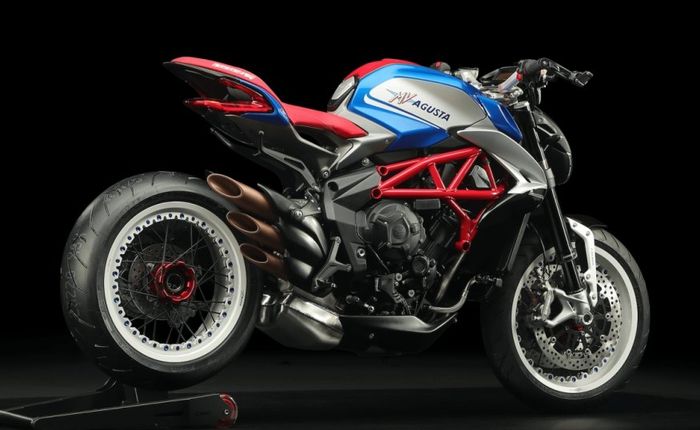 Roda juga terinspirasi warna bendera Amerika